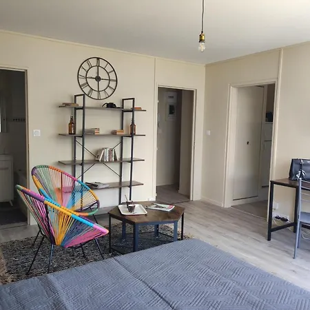 Studio - Meuble Tourisme, Trois Etoiles - 34 M2 Refait A Neuf- Residence Macon Exterior photo